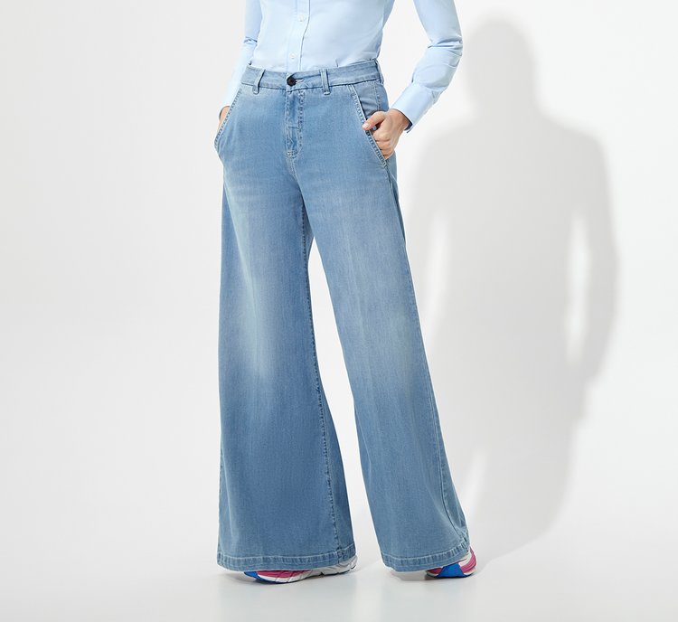 Wide leg jeans