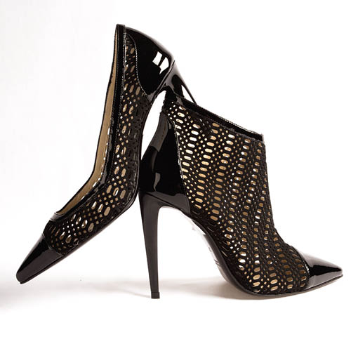 Women’s fashion woman S/S 2015: perforated leather, the shoes for a fresh elegance