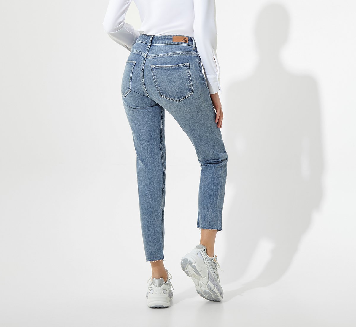 Slim-fit jeans