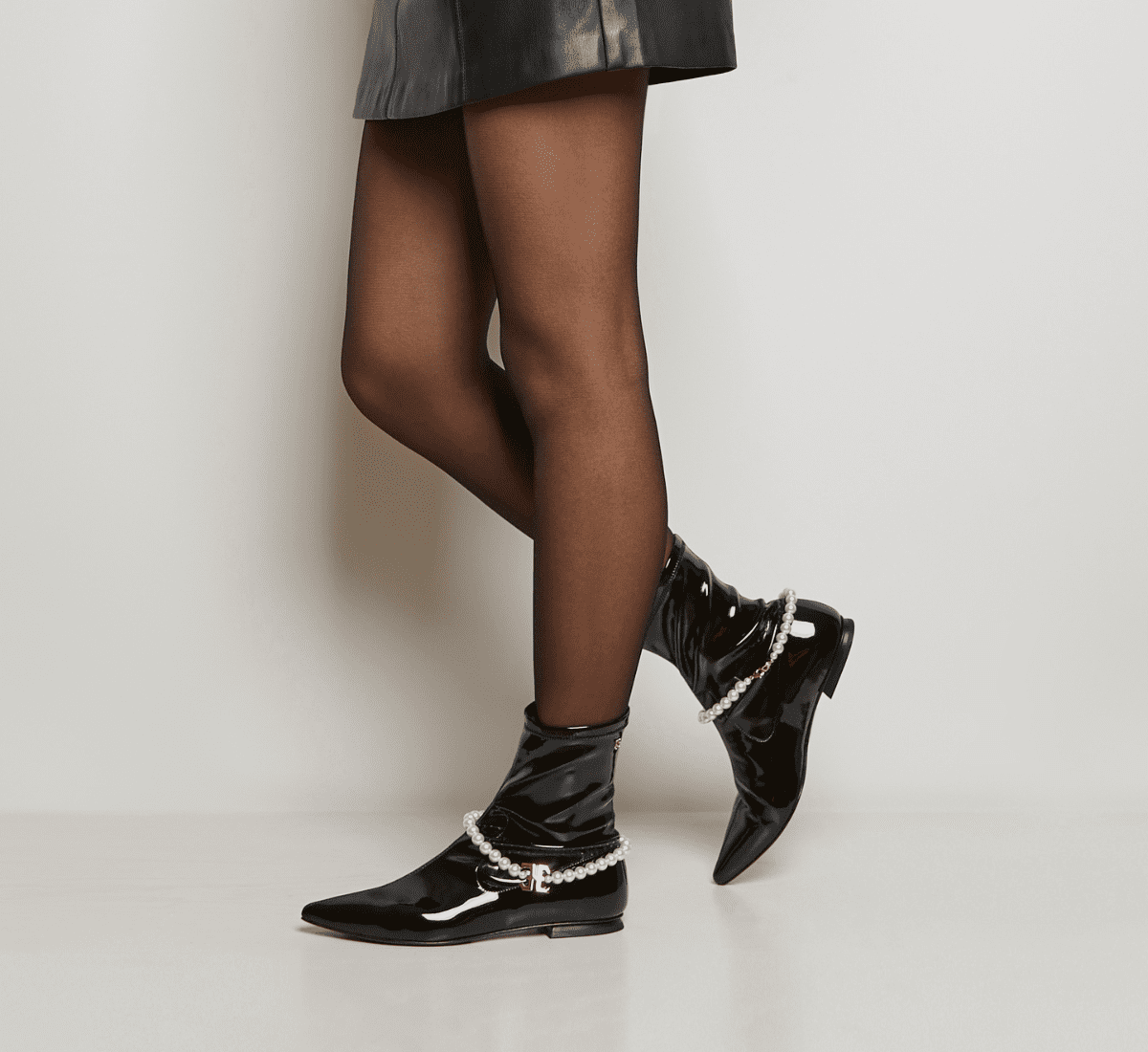 Fabi ankle boot in patent leather with pearl decoration