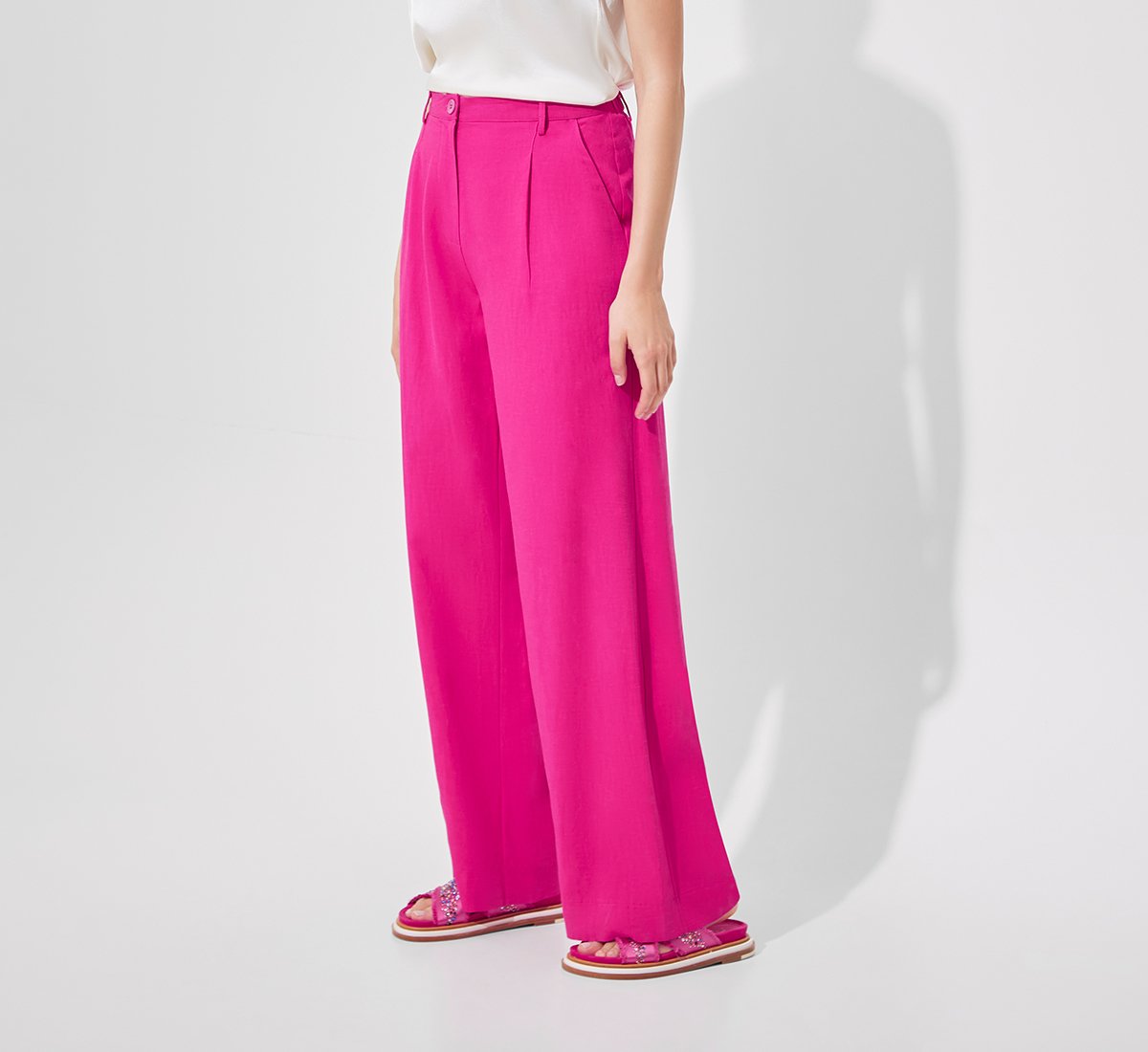 Wide-leg trousers with pleats